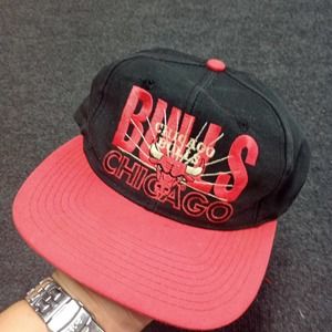 Vintage Chicago Bulls Hat Cap Black Red‎ Script Logo NBA AJD Rare 90s VTG